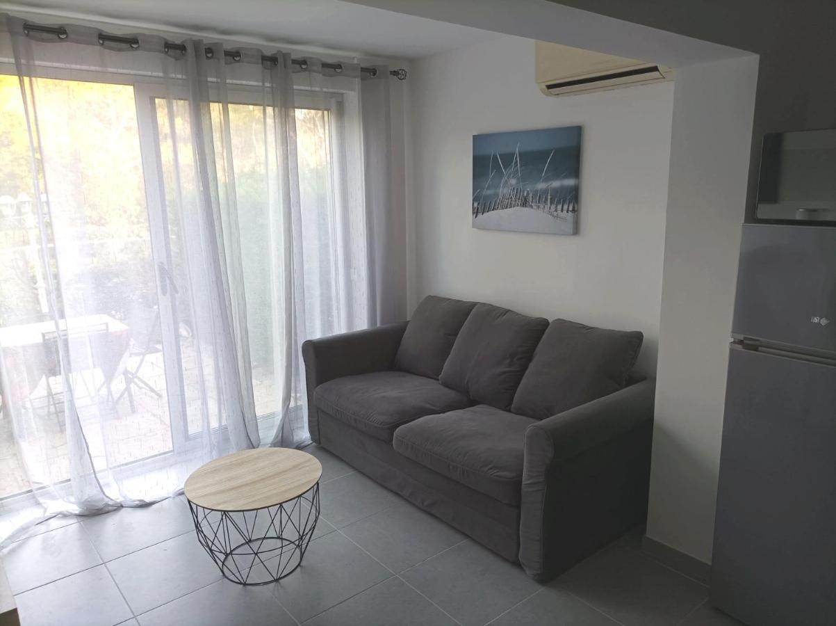 Charmant Studio Dans La Residence Haut Du Golf Saint-Raphaël 외부 사진